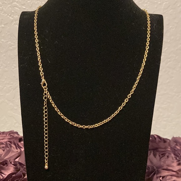 Fashion Jewelry Gold Tone 33inch chain with 1.5” cut out Elephant - Picture 3 of 5